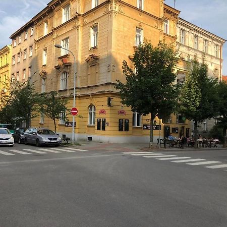 Apatrhostel Brno Exterior foto