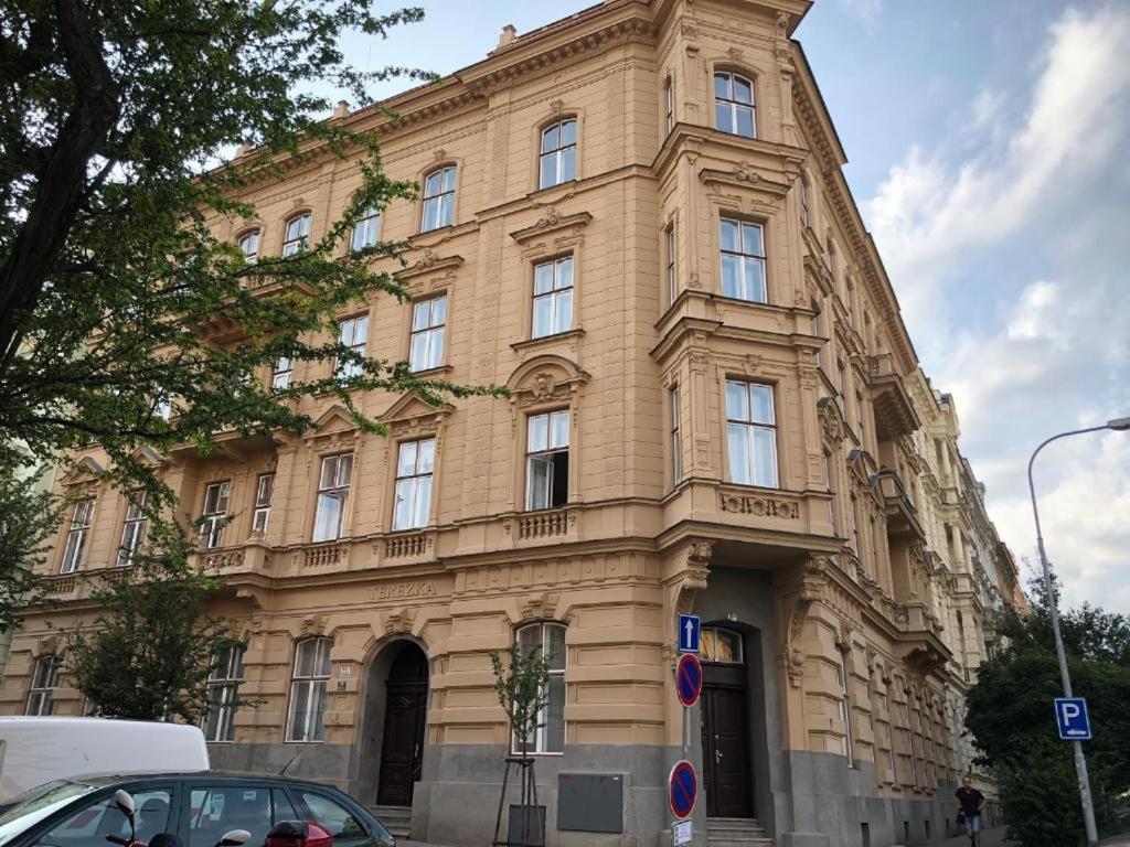 Apatrhostel Brno Exterior foto